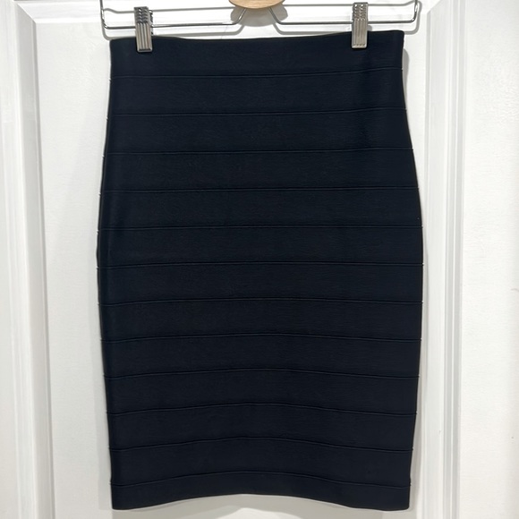 Joseph Ribkoff pencil mini skirt - Picture 4 of 9